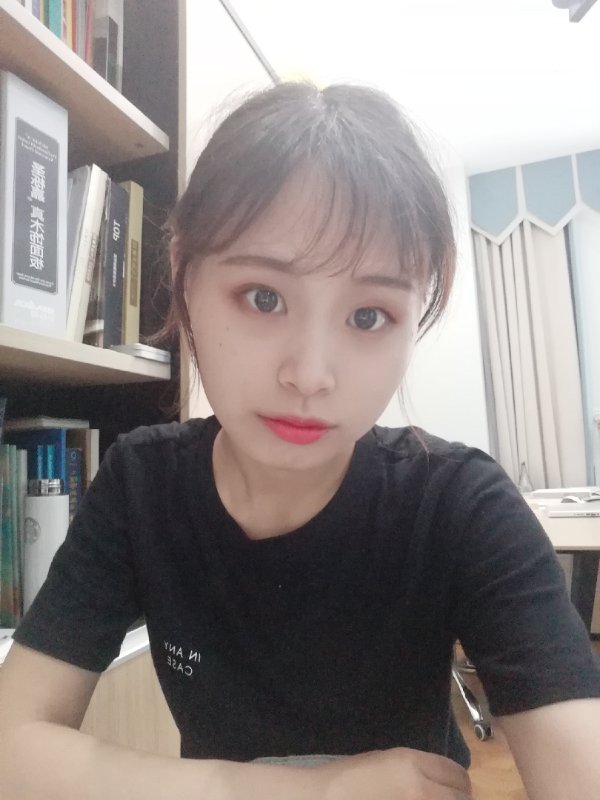 李义婷 设计师